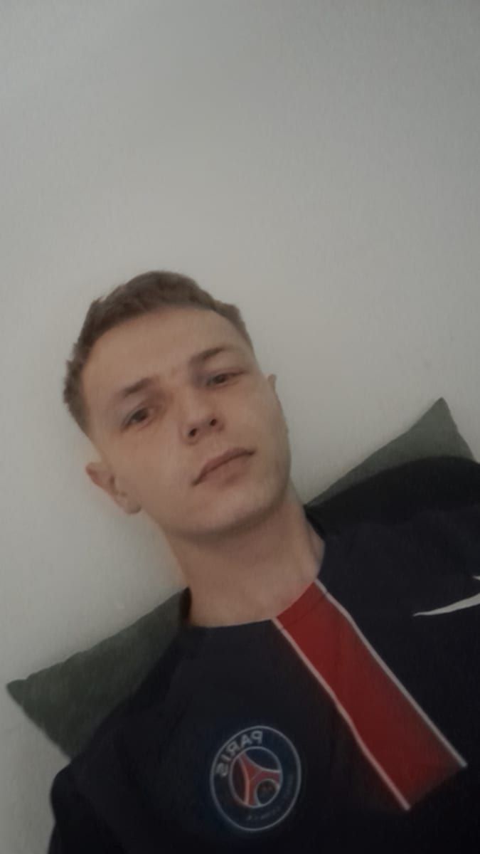 Sane - Gay trip à Prangins Profil de Sane, 33 ans, Gay trip à Prangins (Vaud)