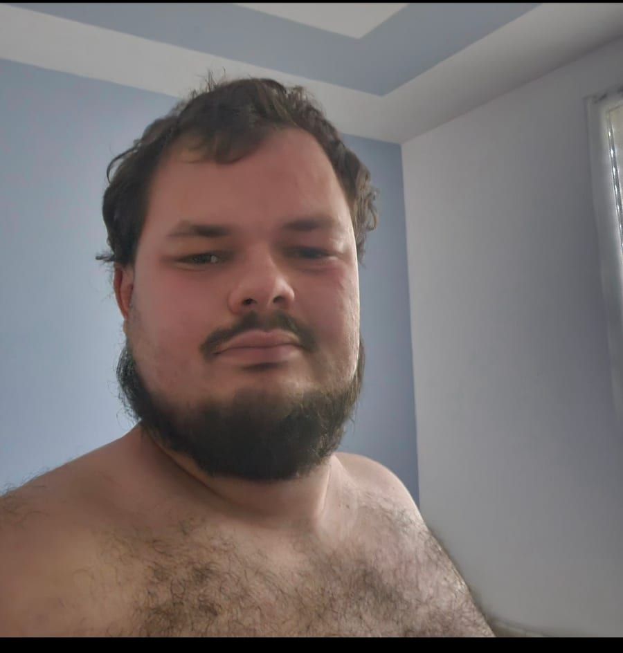 Kuider - Gay trip à Lumino Profil de Kuider, 32 ans, Gay trip à Lumino (Grisons)
