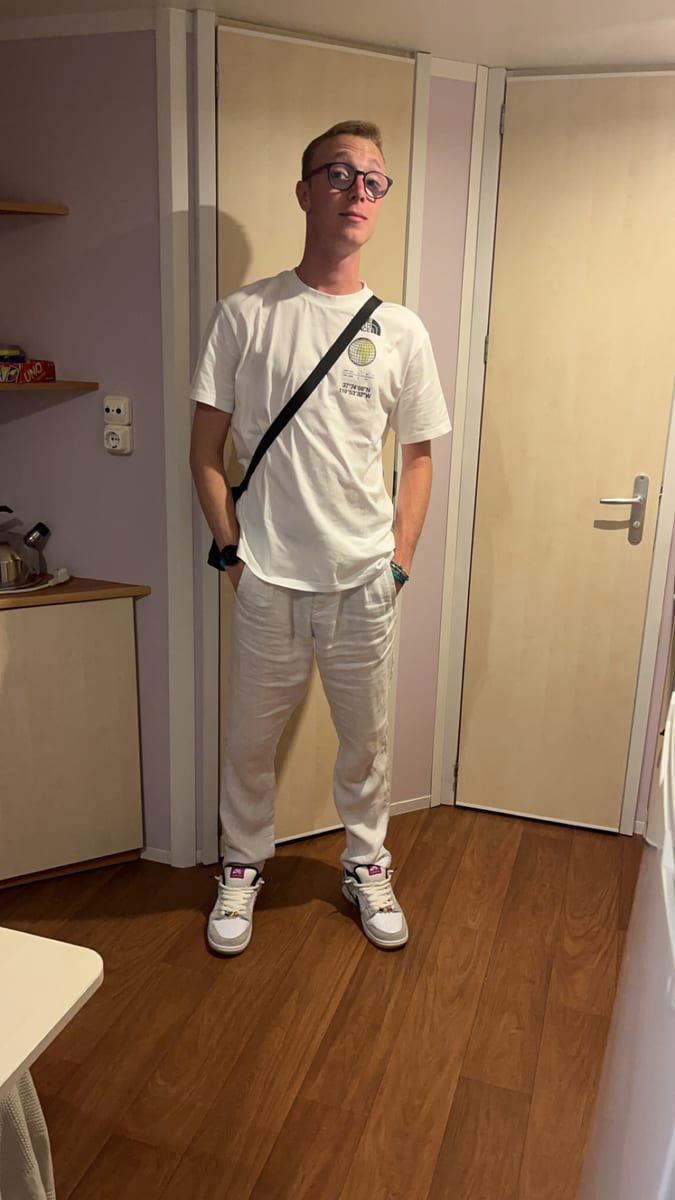 Yllian - Gay trip à Berken Profil de Yllian, 40 ans, Gay trip à Berken (Berne)