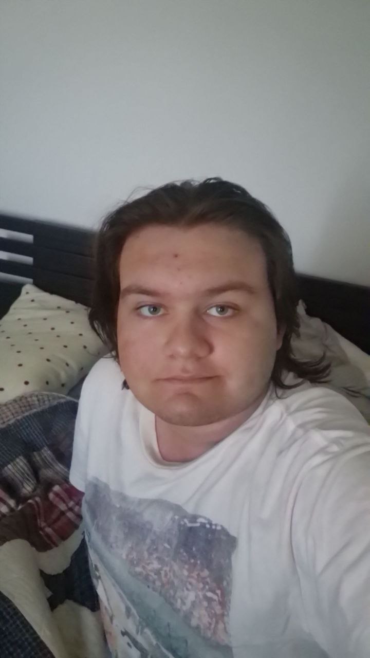 Profil de Iliano, 23 ans, Gay trip à Cumpadials (Grisons)