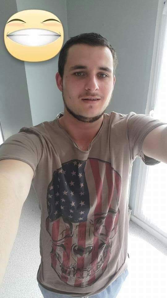 Profil de Cris, 23 ans, Gay trip à Wöschnau (Soleure)