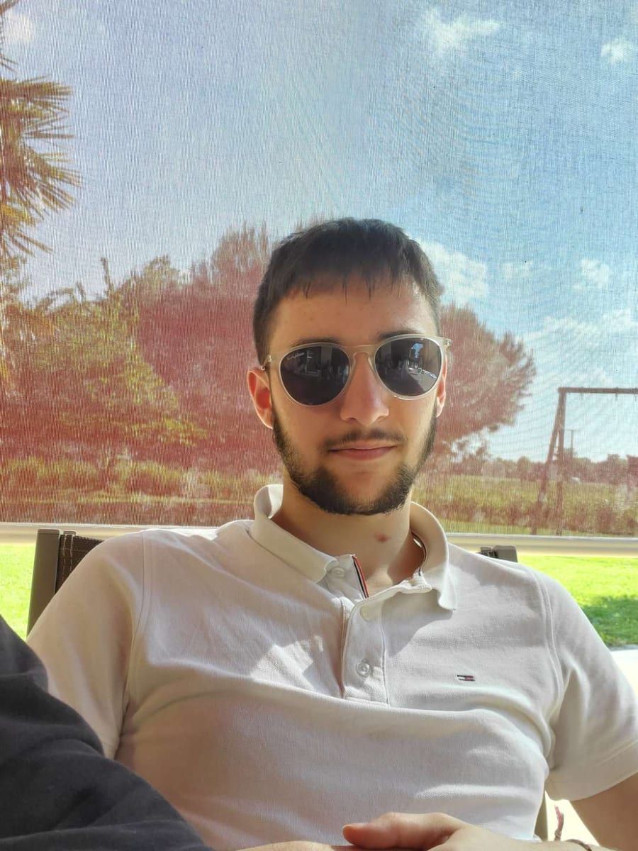Josquin - Gay trip à Schüpfen Profil de Josquin, 33 ans, Gay trip à Schüpfen (Berne)