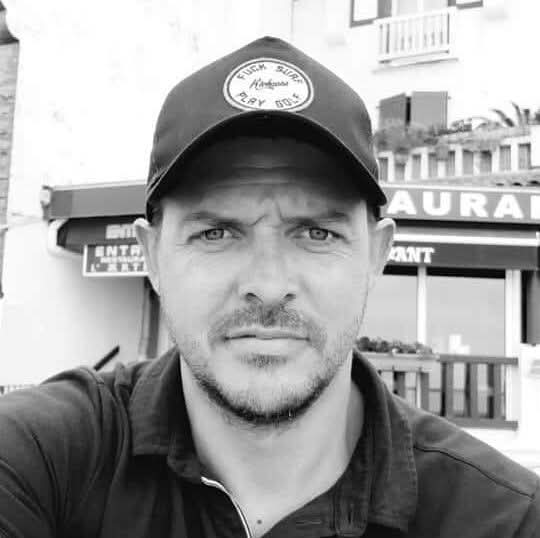 Jotham - Gay trip à Poschiavo Profil de Jotham, 43 ans, Gay trip à Poschiavo (Grisons)