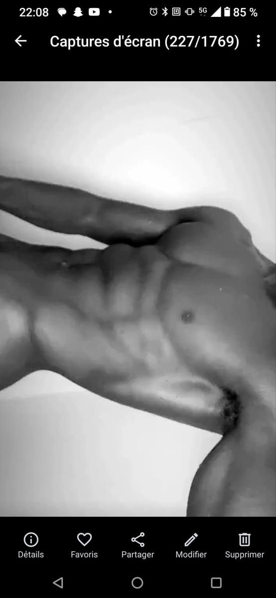 Luigino - Gay trip à Ependes VD Profil de Luigino, 22 ans, Gay trip à Ependes VD (Vaud)