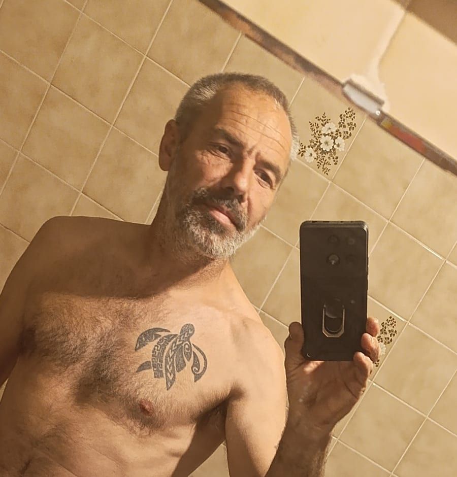 Profil de Hadji, 37 ans, Gay trip à Cimo (Tessin)