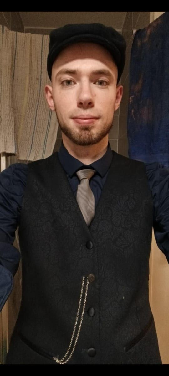 Lennon - Gay trip à Prosito Profil de Lennon, 26 ans, Gay trip à Prosito (Tessin)
