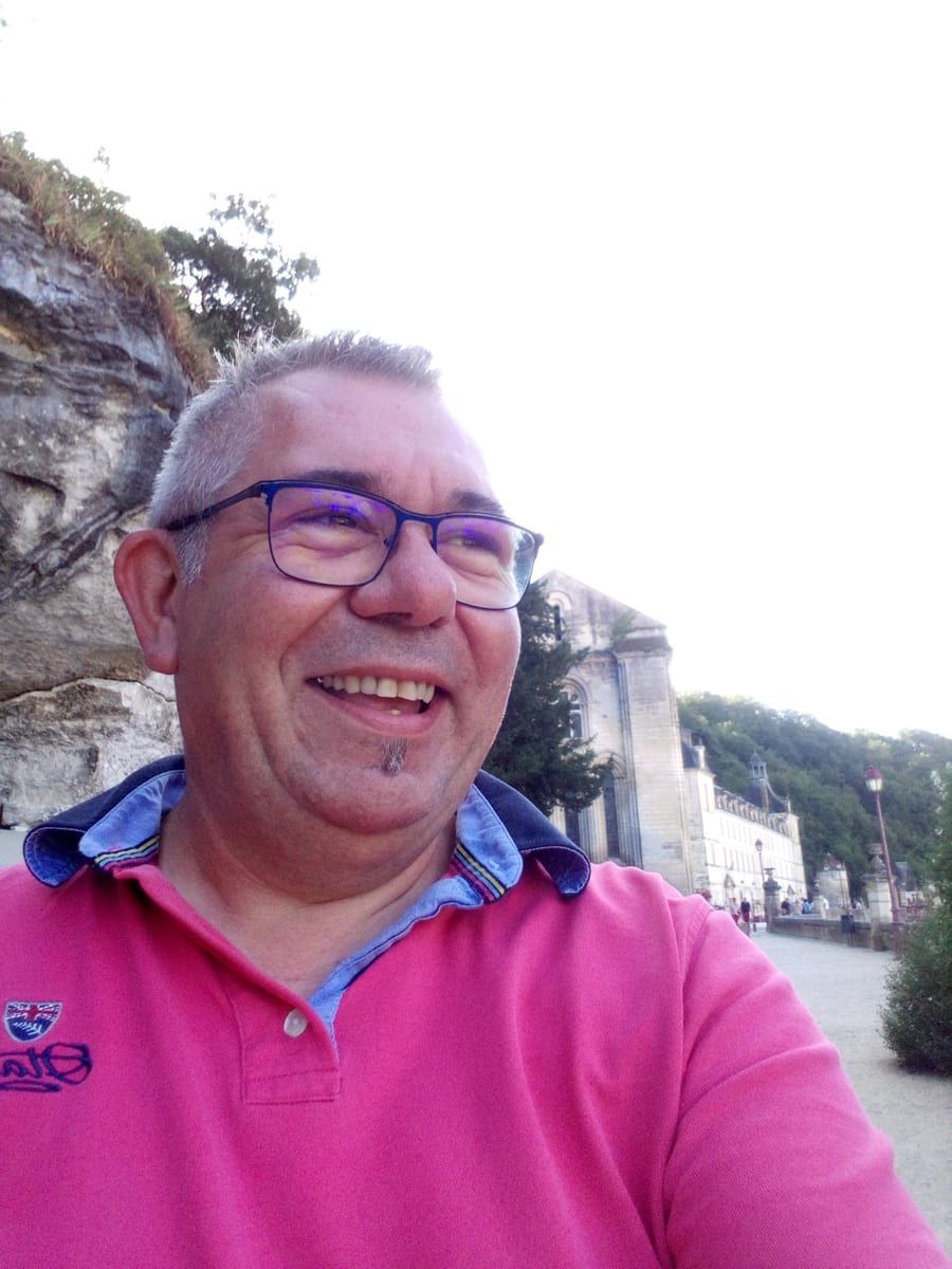 Amida - Gay trip à Abtwil SG Profil de Amida, 44 ans, Gay trip à Abtwil SG (Saint-Gall)