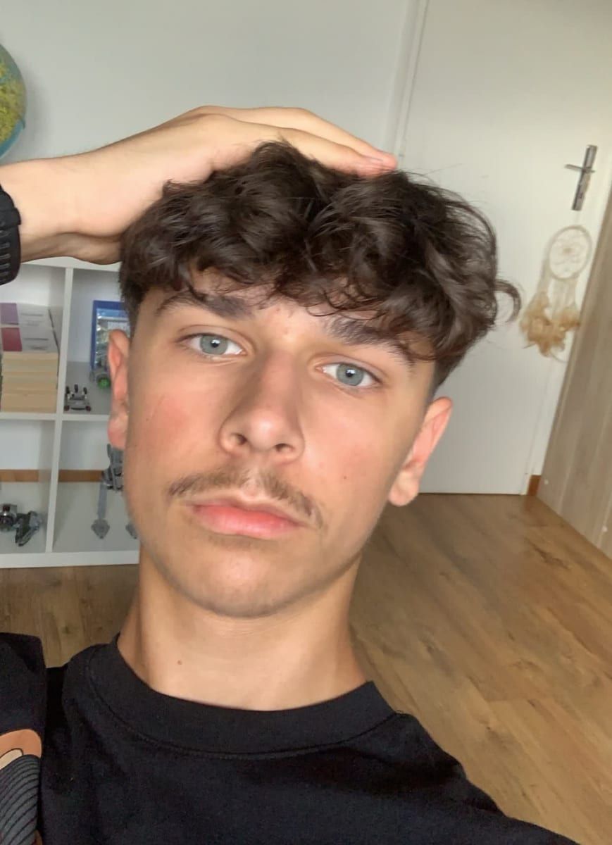 Reihane - Gay trip à Broc Profil de Reihane, 25 ans, Gay trip à Broc (Fribourg)