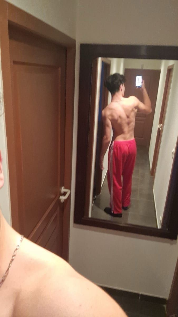 Profil de Nazmi, 27 ans, Gay trip à Wilen b. Neunforn (Zurich)